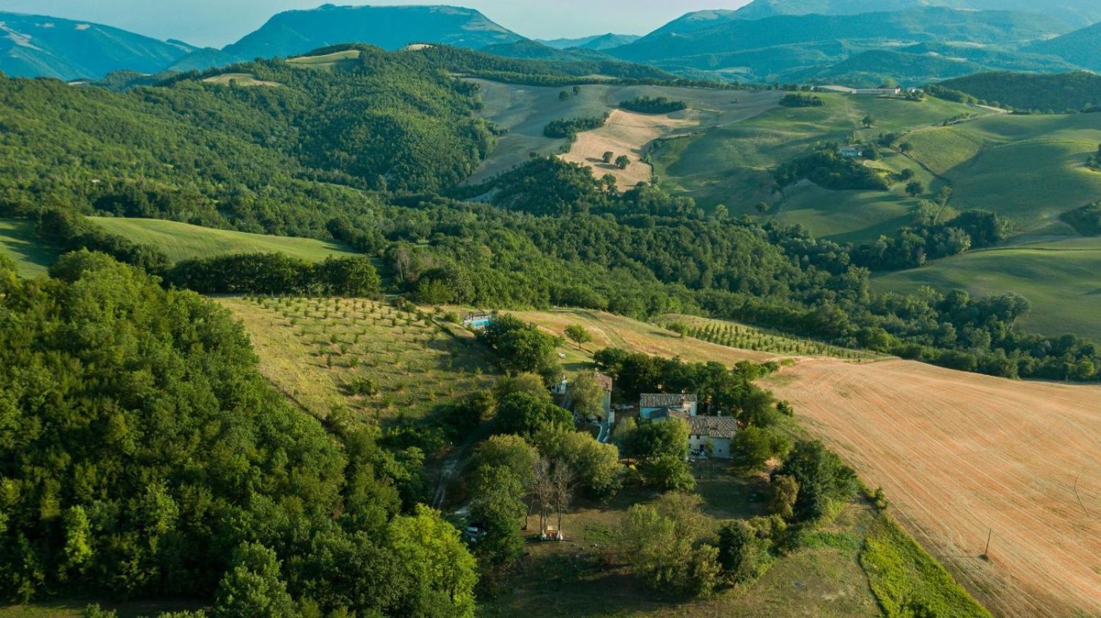 דירות קאלי Agriturismo Il Fienile Di Ca Battista מראה חיצוני תמונה