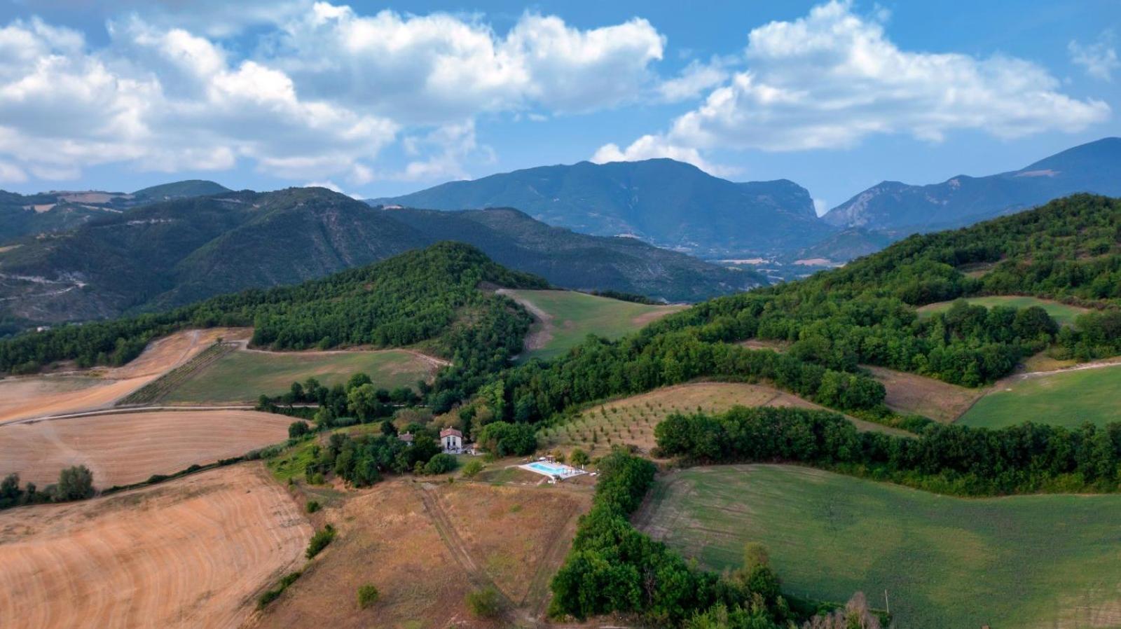 דירות קאלי Agriturismo Il Fienile Di Ca Battista מראה חיצוני תמונה